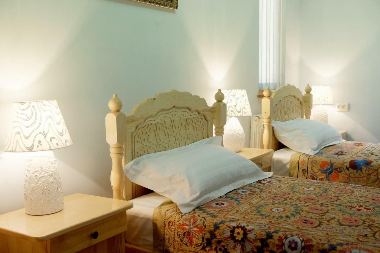Ismail Hotel Bukhara Bagian luar foto
