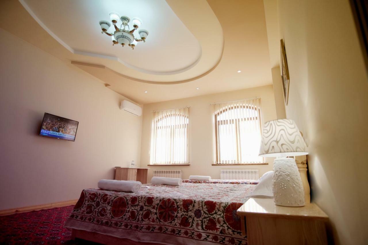 Ismail Hotel Bukhara Bagian luar foto